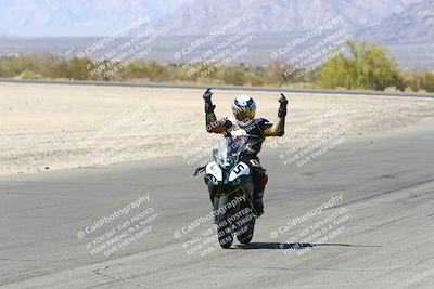 media/Apr-17-2022-CVMA (Sun) [[f474cfa795]]/Race 14 500 Supersport-350 Supersport (Holeshot)/